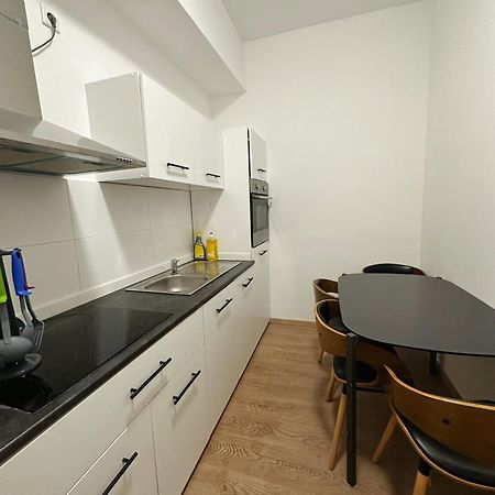 2Schlafenzimmer 5Betten Montuerwhonung Düsseldorf Exterior foto