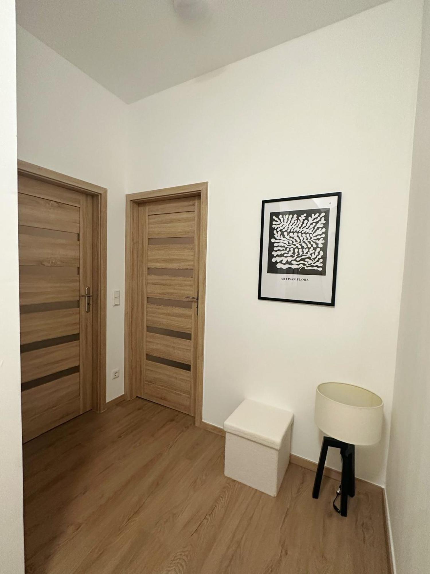 2Schlafenzimmer 5Betten Montuerwhonung Düsseldorf Exterior foto